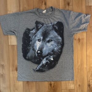 Vintage Gray T-Shirt with Wolf Print L/XL